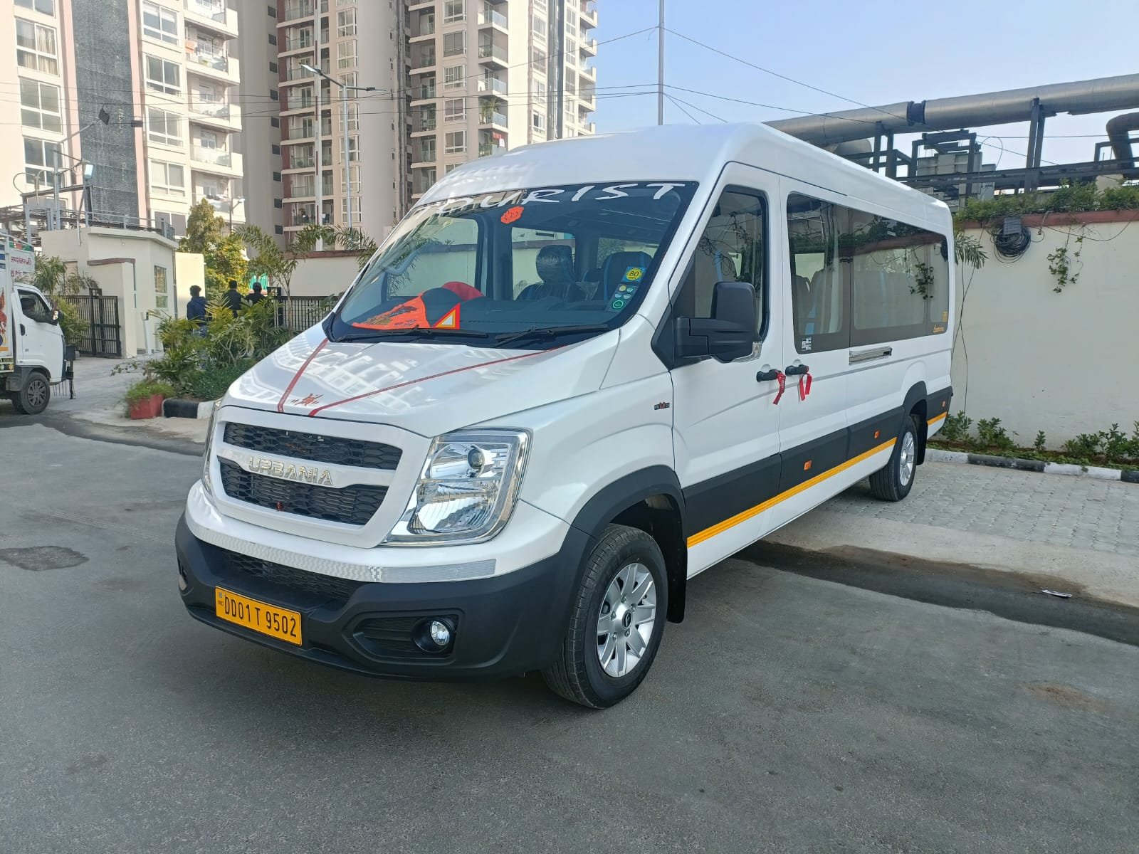 Urbania Rental in Jaipur | Maharaja Travellers | Jaipur Taxi & Tempo Travellers